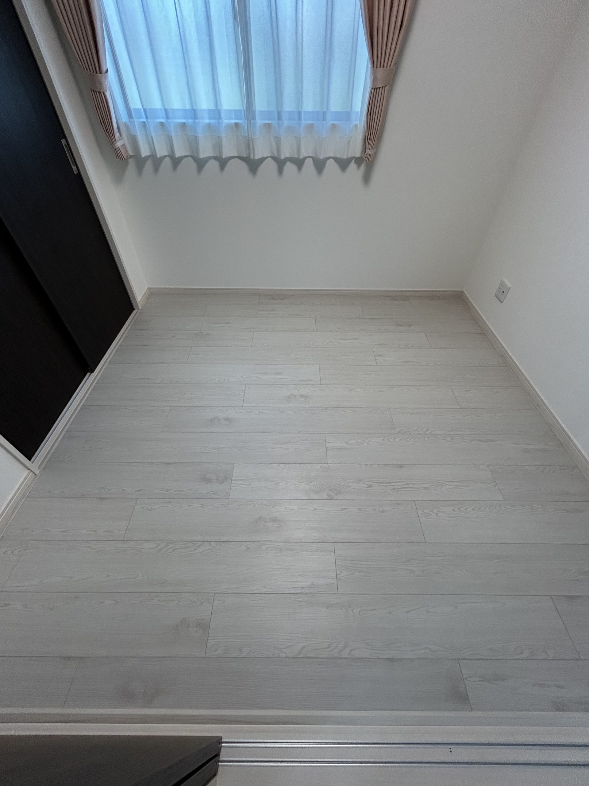 東京都内　寝室　床暖房HEATPLUS+GROCK